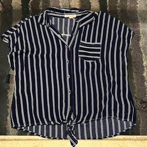 Grand & Greene short sleeve navy blouse